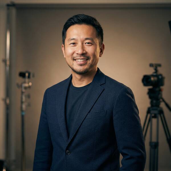 17c一起草导演顾问